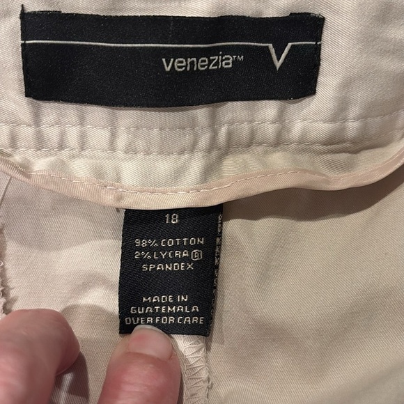 18 Venezia tan/khaki skirt - Picture 3 of 3